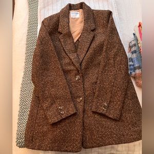 Never been worn tweed blazer. Size medium.
